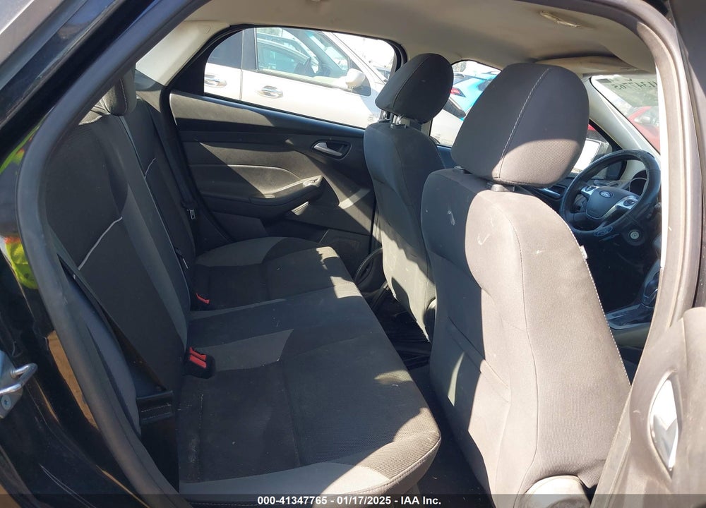 2014 FORD FOCUS VIN: 1FADP3F24EL407578