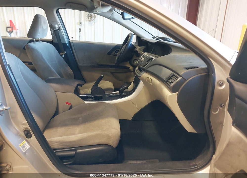 2013 HONDA ACCORD VIN: 1HGCR2F32DA113224