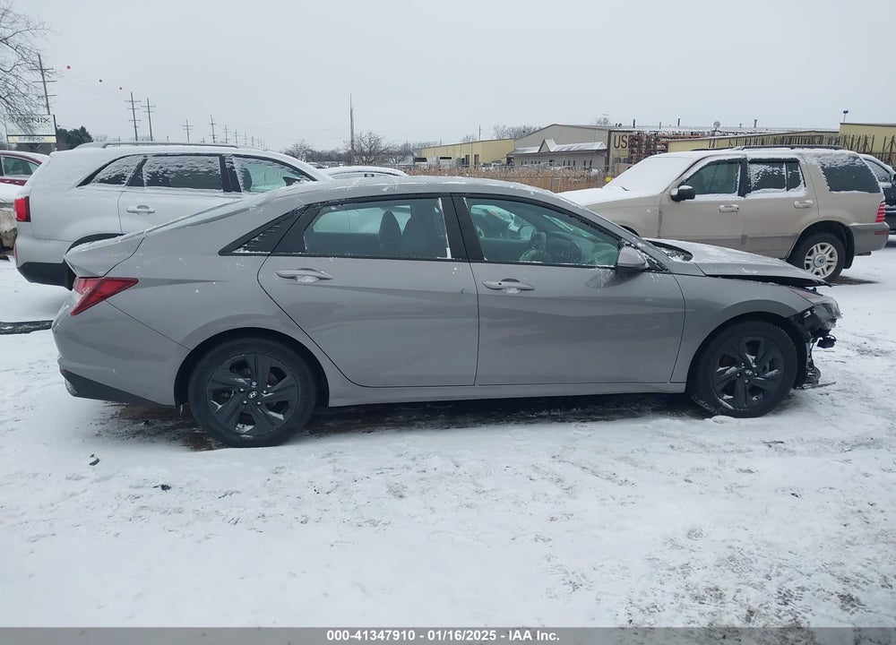2022 HYUNDAI ELANTRA VIN: KMHLS4AG9NU298361