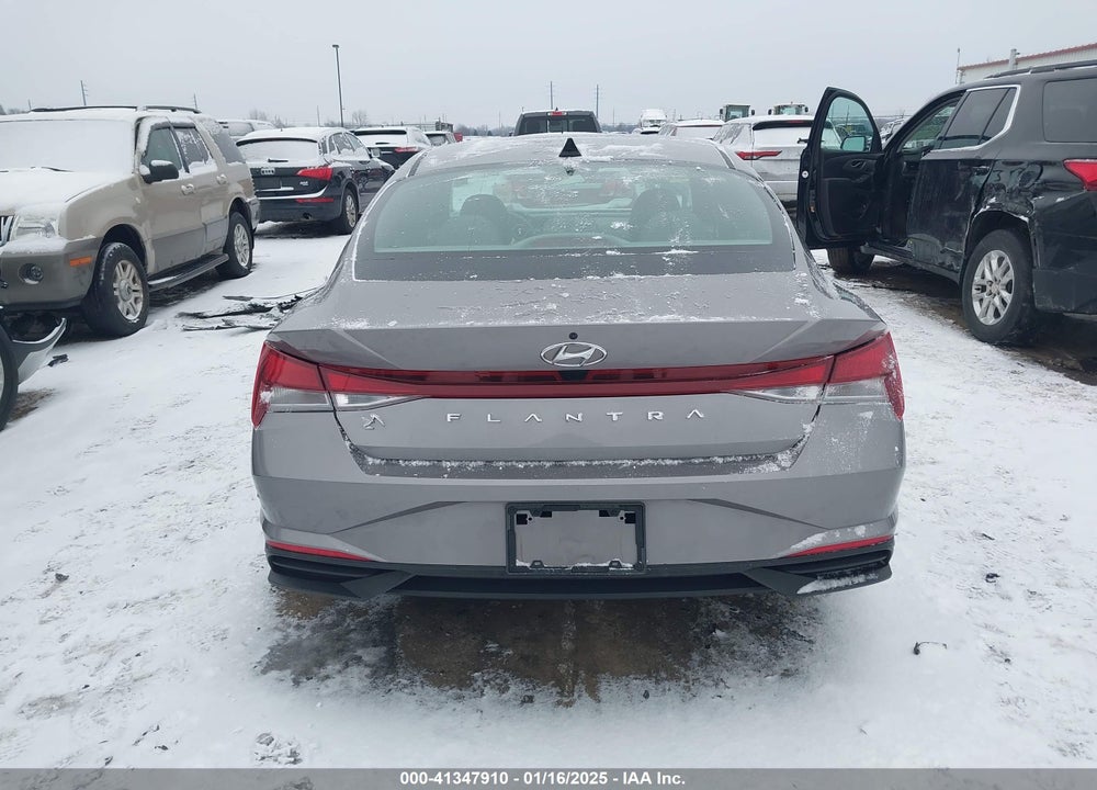 2022 HYUNDAI ELANTRA VIN: KMHLS4AG9NU298361