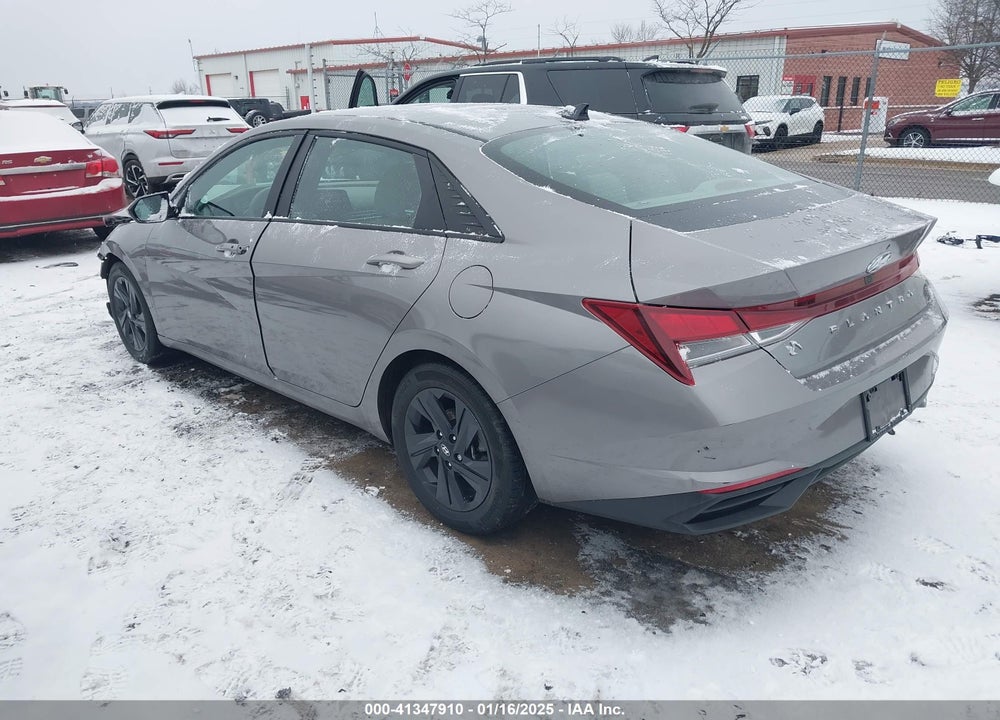 2022 HYUNDAI ELANTRA VIN: KMHLS4AG9NU298361