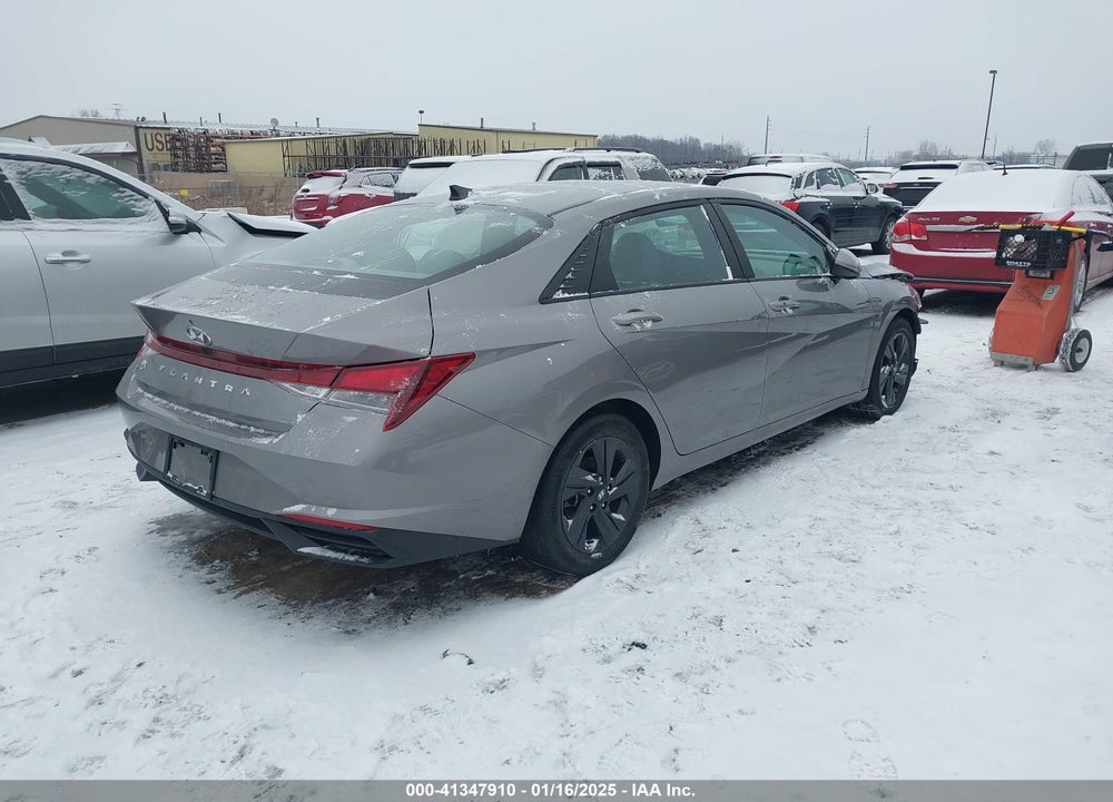 2022 HYUNDAI ELANTRA VIN: KMHLS4AG9NU298361