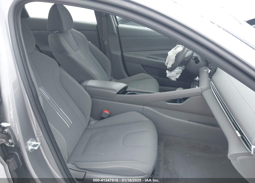 2022 HYUNDAI ELANTRA VIN: KMHLS4AG9NU298361
