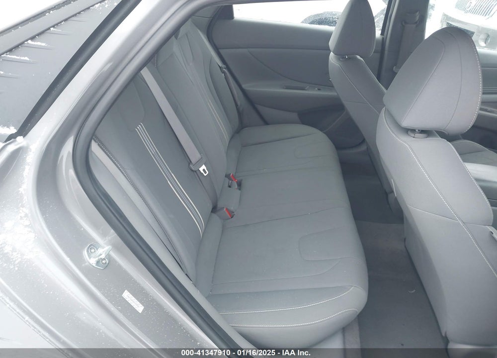 2022 HYUNDAI ELANTRA VIN: KMHLS4AG9NU298361