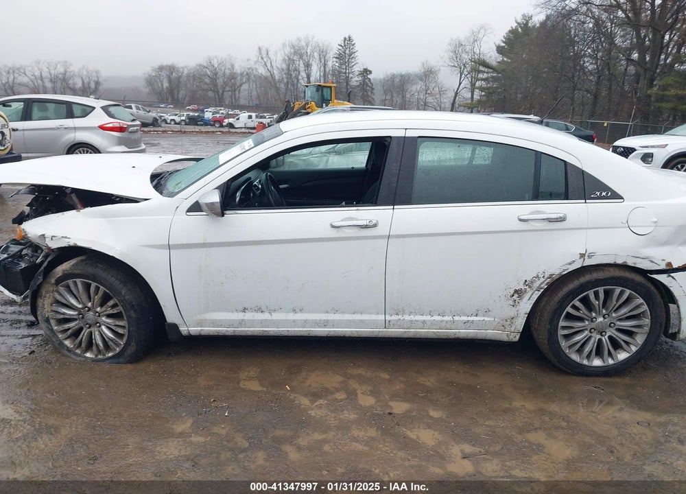 2011 CHRYSLER 200 VIN: 1C3BC2FB1BN614845
