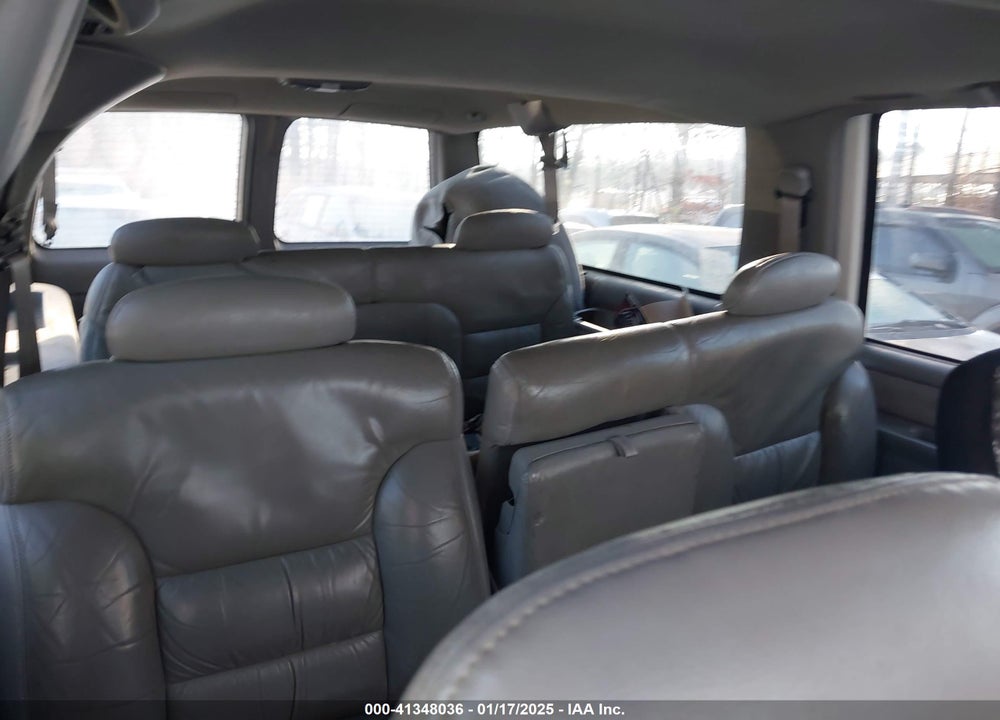 1999 GMC SUBURBAN 1500 SL VIN: 1GKFK16R6XJ744467