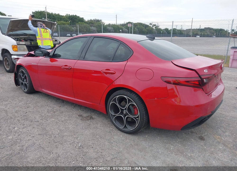 2022 ALFA ROMEO GIULIA VELOCE TI RWD VIN: ZARFAMBN7N7652920