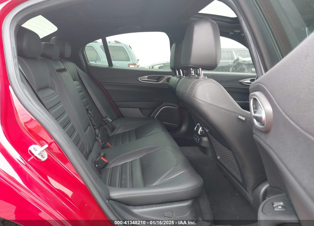 2022 ALFA ROMEO GIULIA VELOCE TI RWD VIN: ZARFAMBN7N7652920