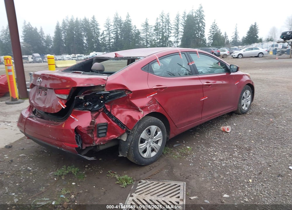 2016 HYUNDAI ELANTRA VIN: 5NPDH4AE4GH747853