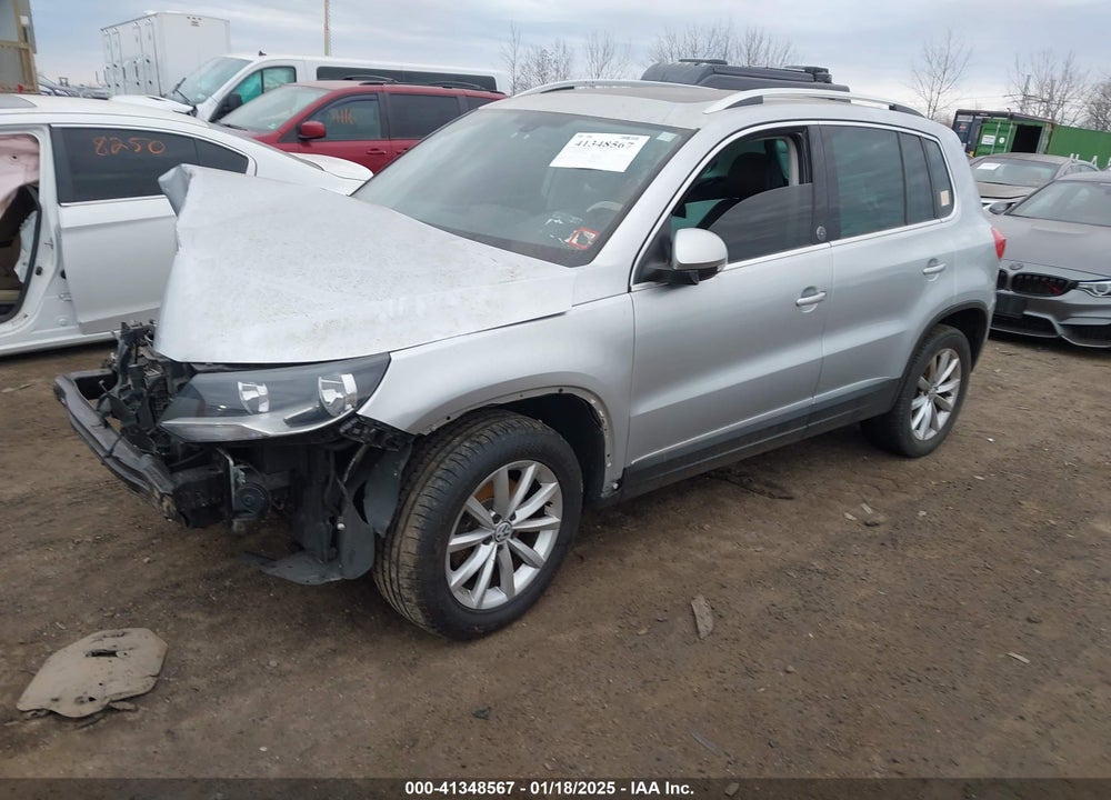 2017 VOLKSWAGEN TIGUAN VIN: WVGSV7AX8HK031345