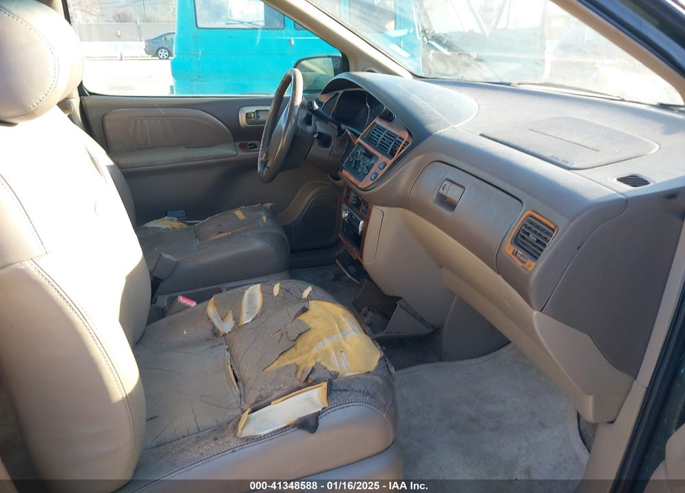 2000 TOYOTA SIENNA XLE VIN: 4T3ZF13C5YU306524