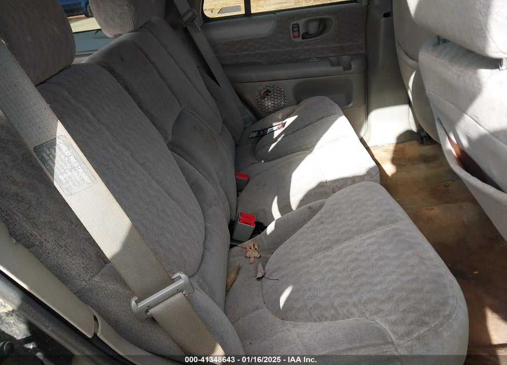 2000 GMC JIMMY SLE VIN: 1GKDT13W8Y2168245