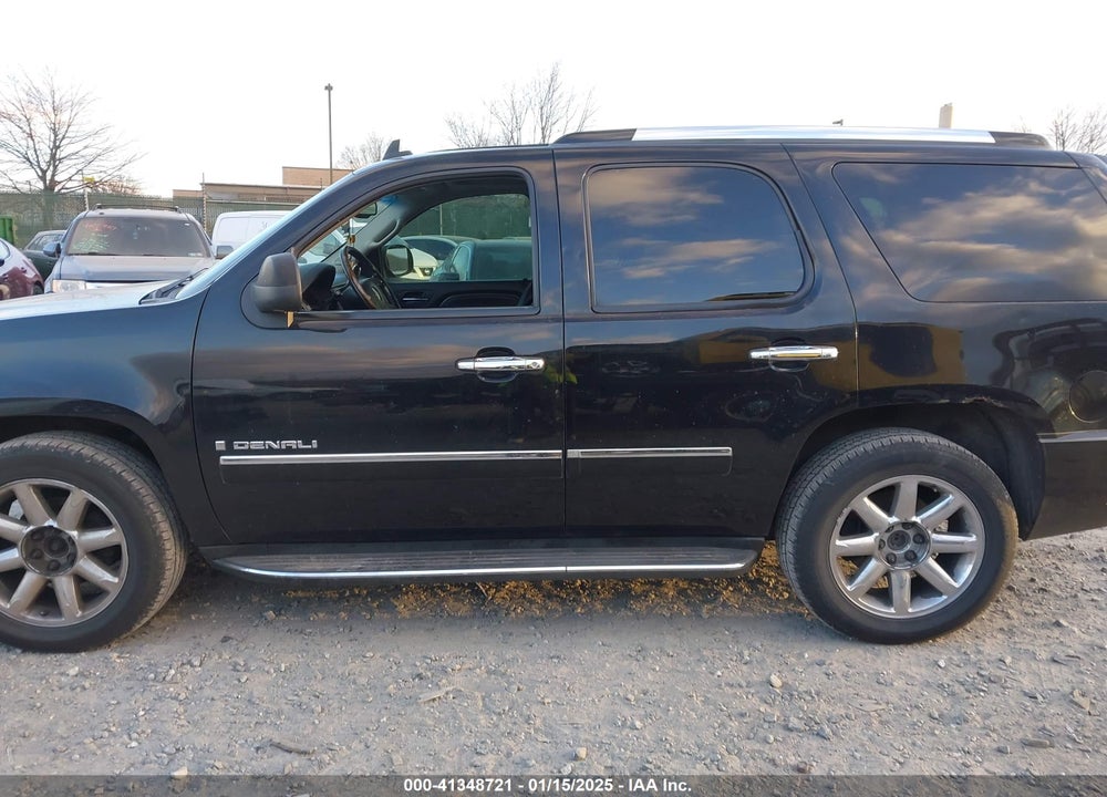 2009 GMC YUKON DENALI VIN: 1GKFK032X9R218980