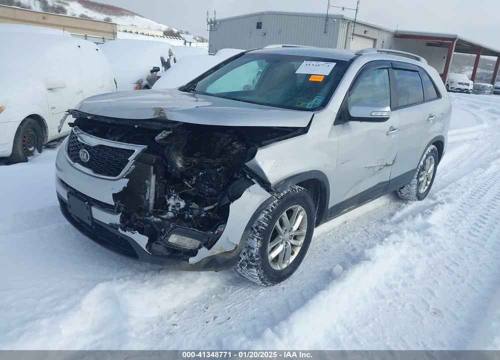 2014 KIA SORENTO LX VIN: 5XYKTCA65EG451446