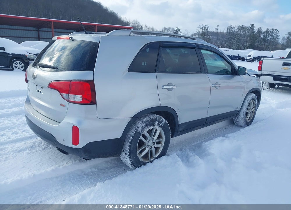 2014 KIA SORENTO LX VIN: 5XYKTCA65EG451446