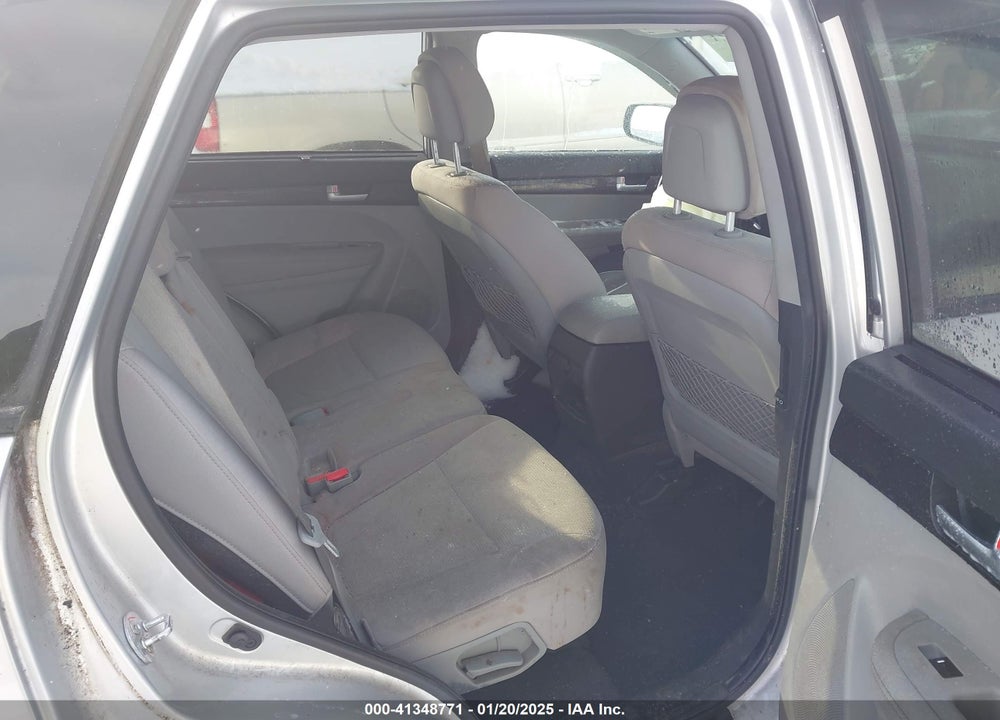 2014 KIA SORENTO LX VIN: 5XYKTCA65EG451446