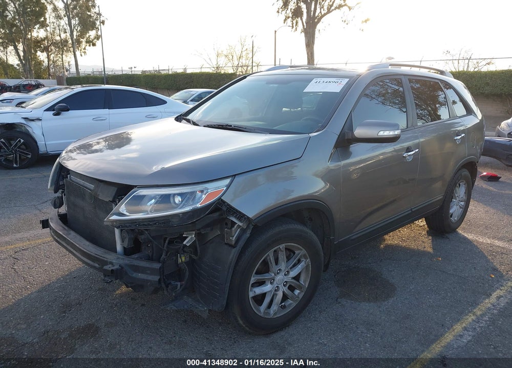 2014 KIA SORENTO LX V6 VIN: 5XYKT4A70EG535558