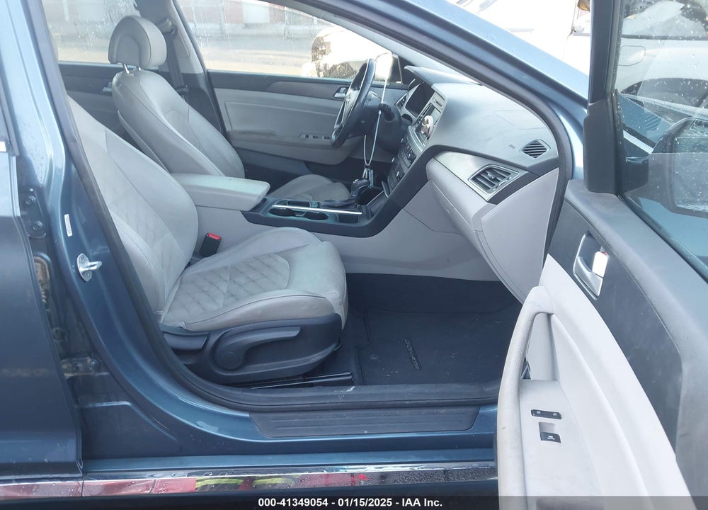 2016 HYUNDAI SONATA VIN: 5NPE34AF9GH318199
