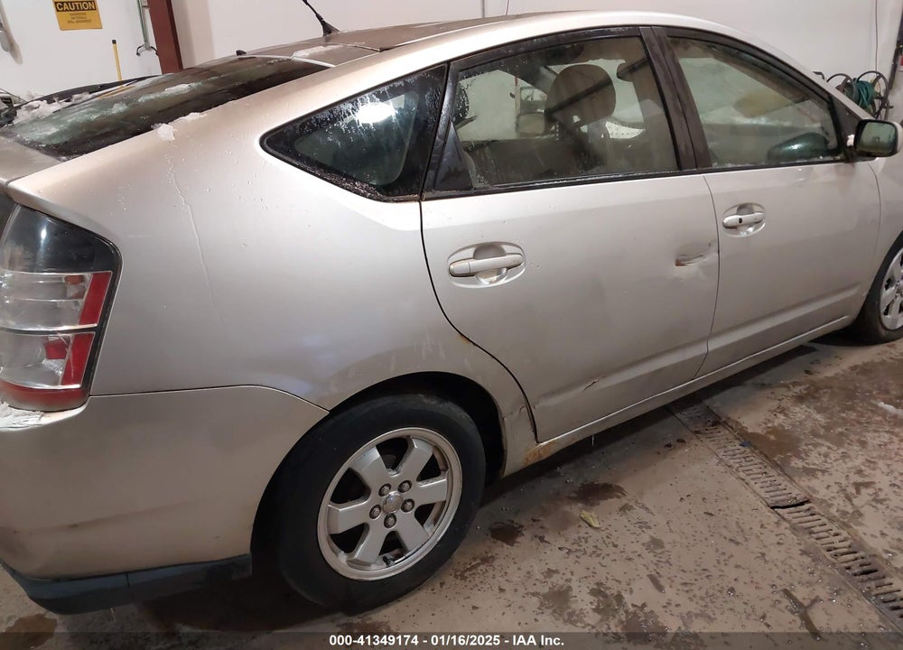 2004 TOYOTA PRIUS VIN: JTDKB20U640068570