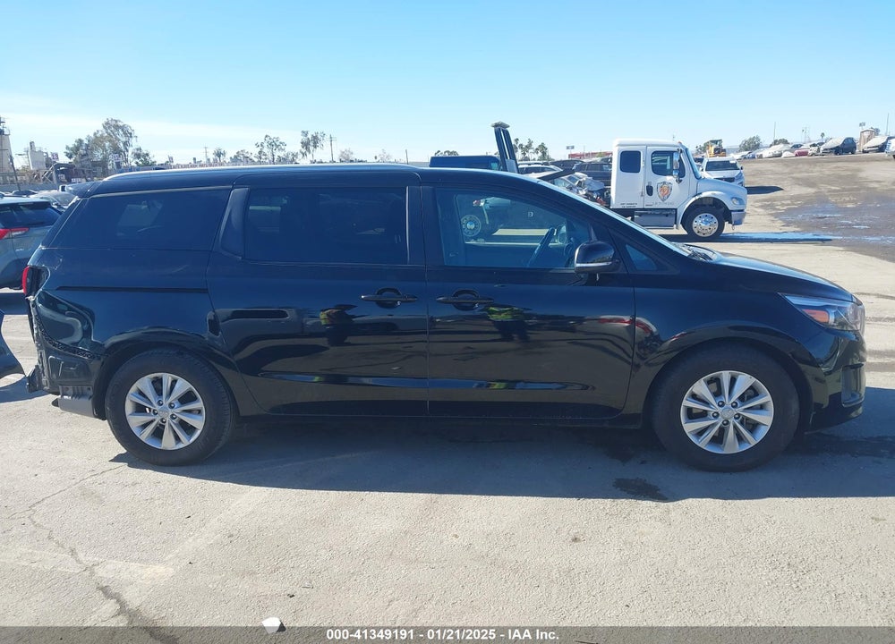 2018 KIA SEDONA LX VIN: KNDMB5C12J6404512