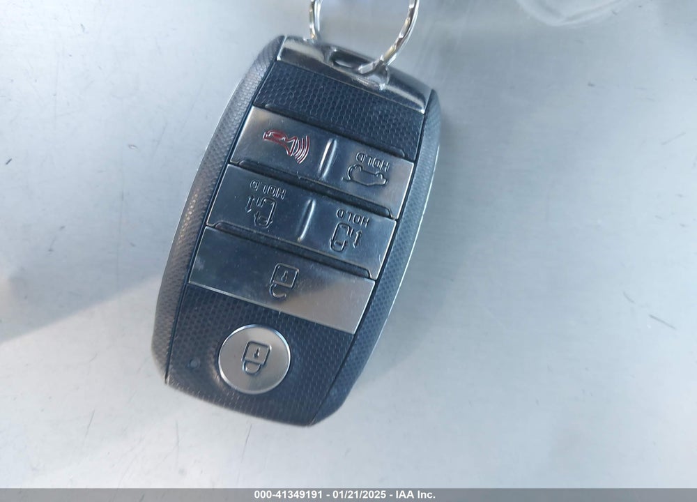 2018 KIA SEDONA LX VIN: KNDMB5C12J6404512