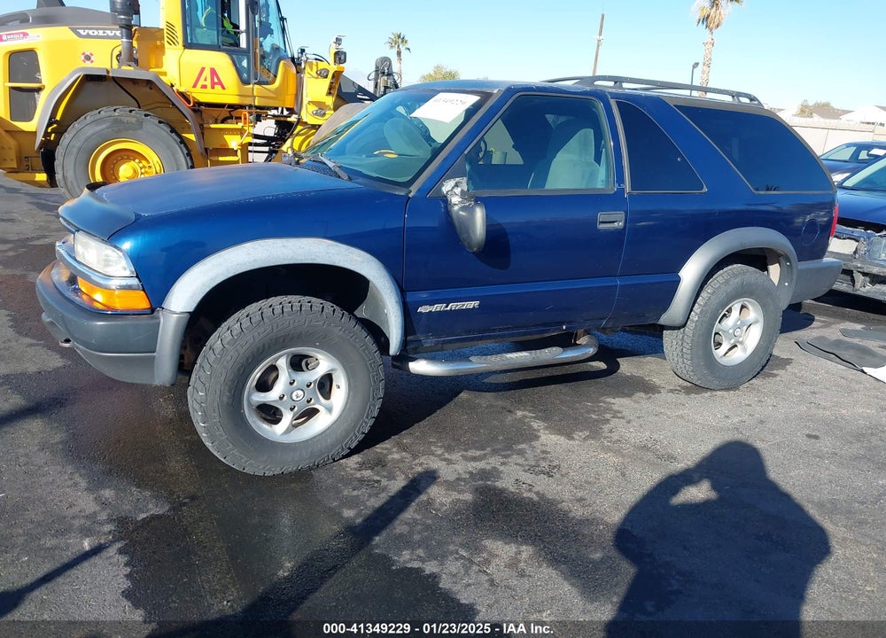 1998 CHEVROLET BLAZER LS VIN: 1GNCT18W8WK239805