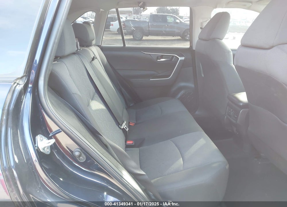 2022 TOYOTA RAV4 XLE VIN: 2T3W1RFV1NW235413