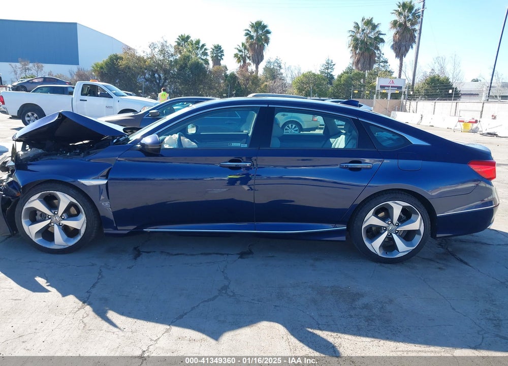 2018 HONDA ACCORD VIN: 1HGCV1F94JA081639