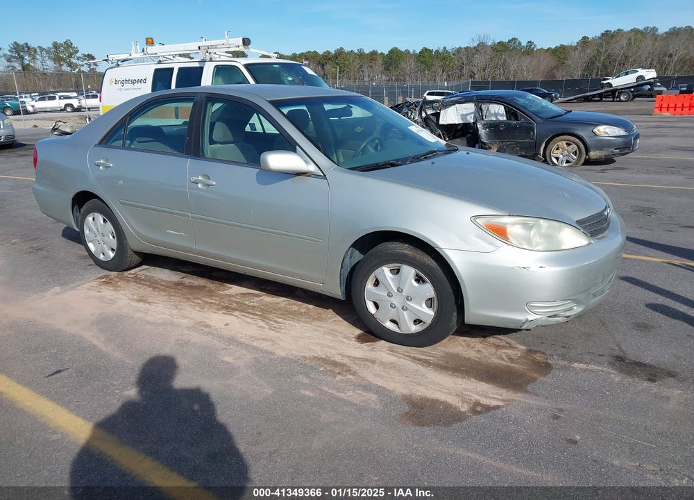 2004 TOYOTA CAMRY LE VIN: JTDBE32K240282318