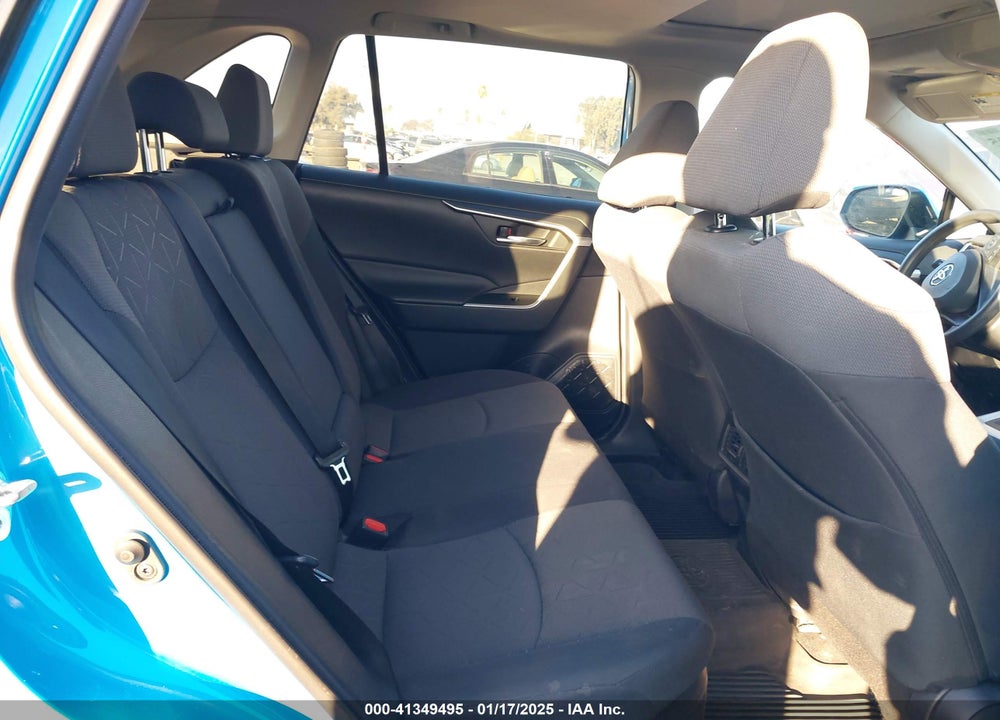 2021 TOYOTA RAV4 HYBRID XLE VIN: 4T3R6RFV1MU008042