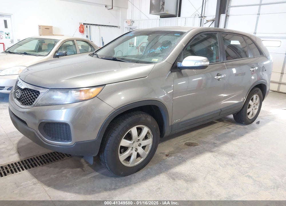 2011 KIA SORENTO LX VIN: 5XYKTCA13BG001634