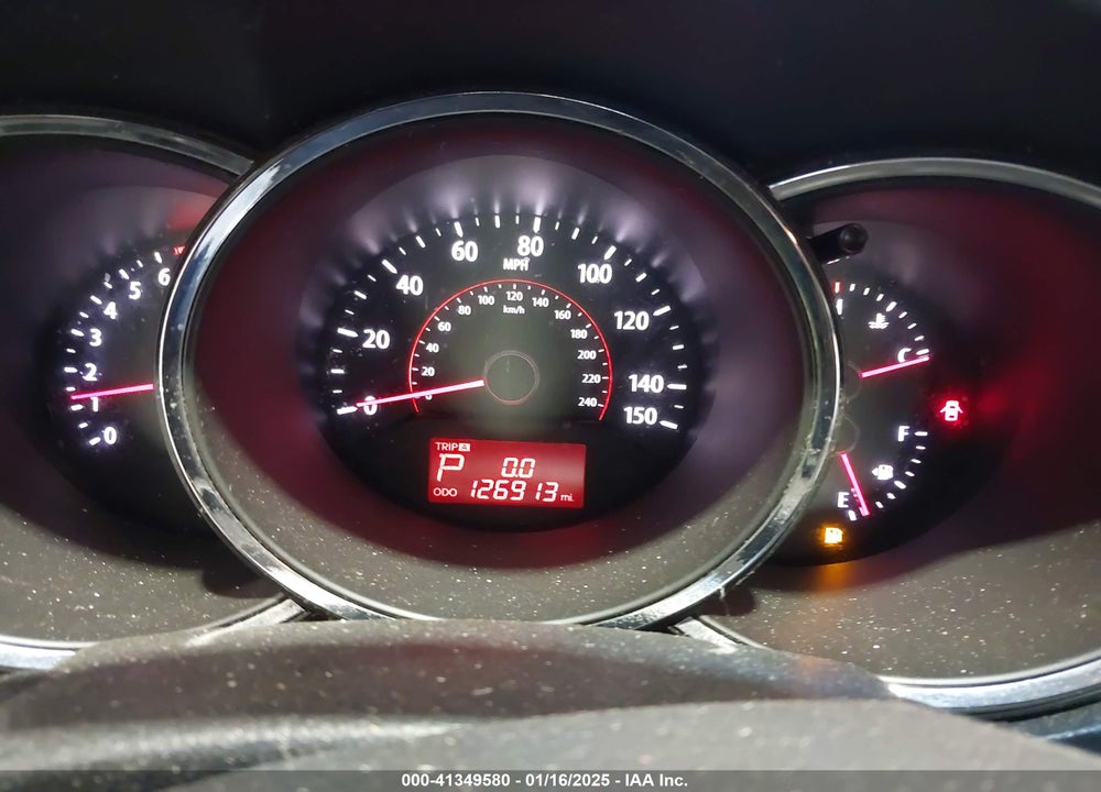 2011 KIA SORENTO LX VIN: 5XYKTCA13BG001634