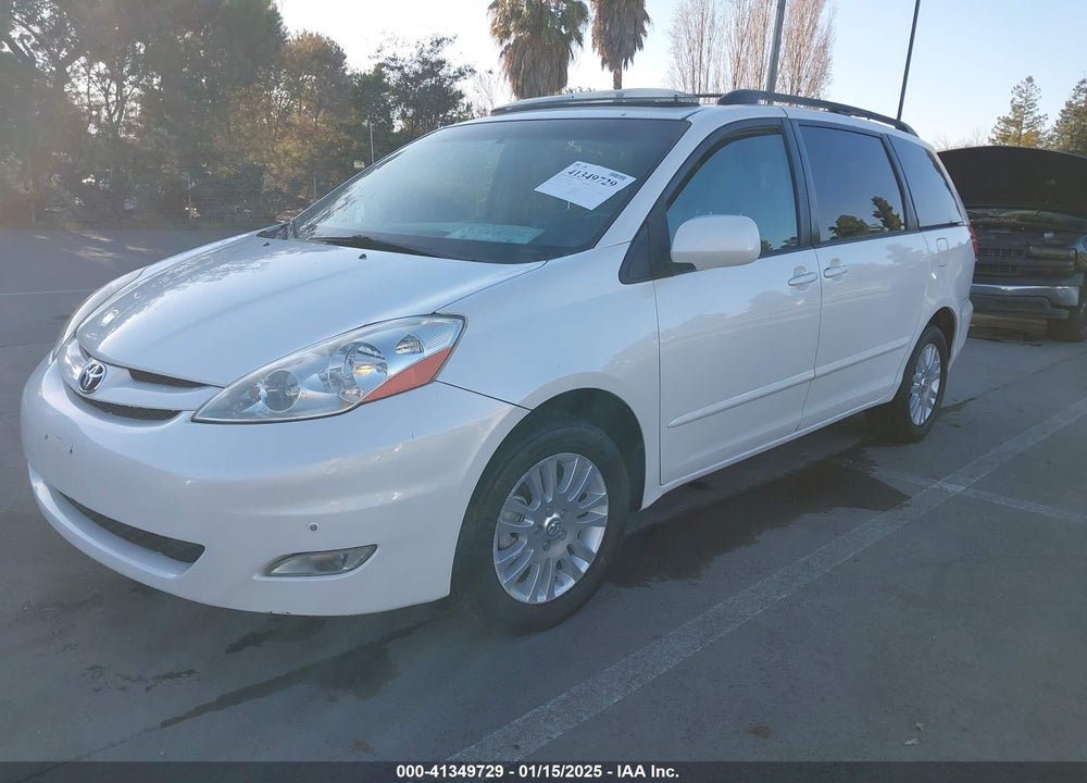 2010 TOYOTA SIENNA XLE/XLE LIMITED VIN: 5TDDK4CC3AS032755