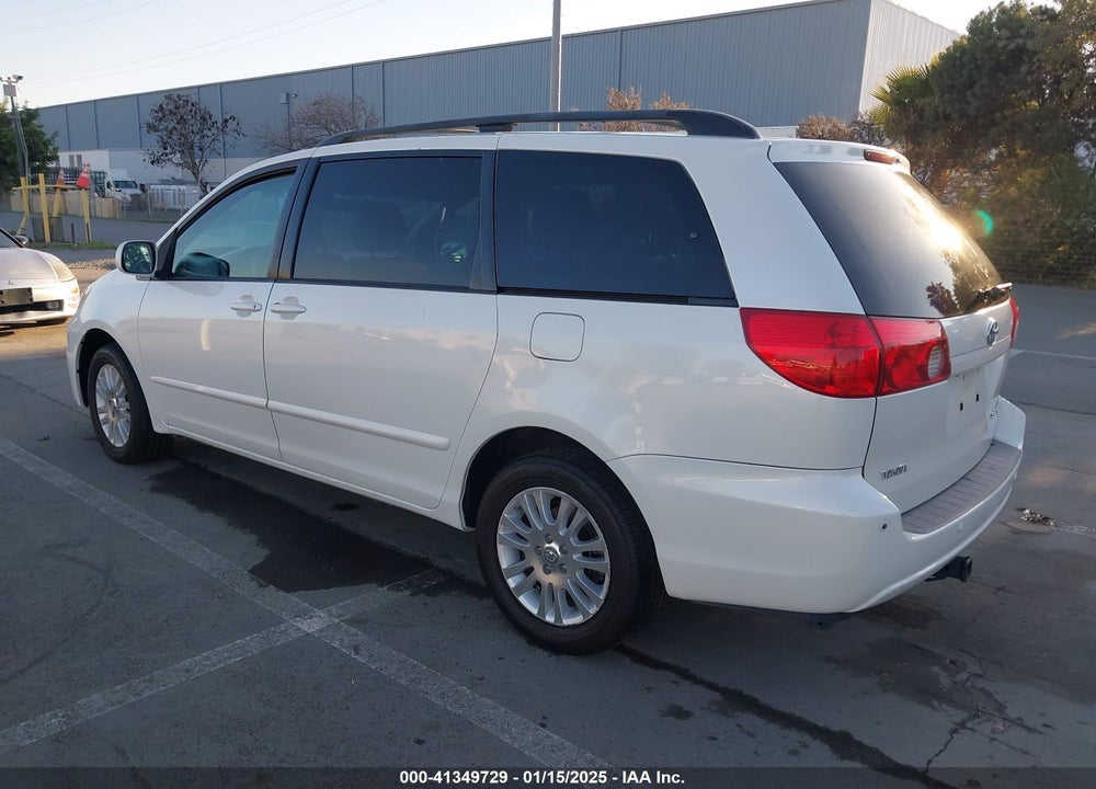 2010 TOYOTA SIENNA XLE/XLE LIMITED VIN: 5TDDK4CC3AS032755