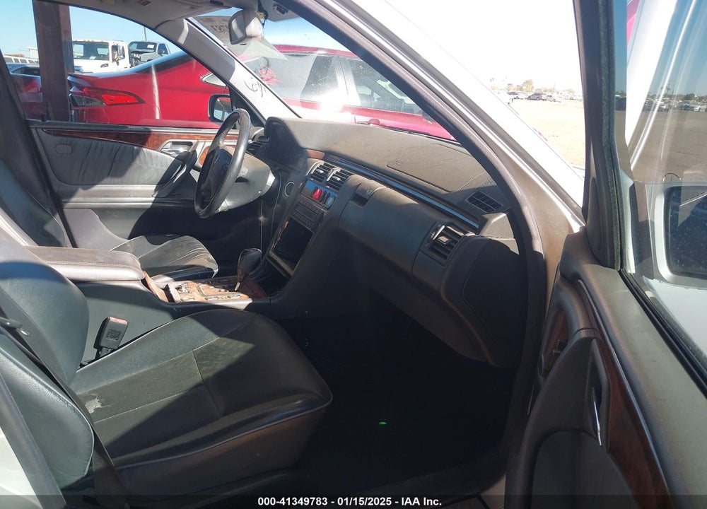 2001 MERCEDES-BENZ E 320 VIN: WDBJF65J01B269627