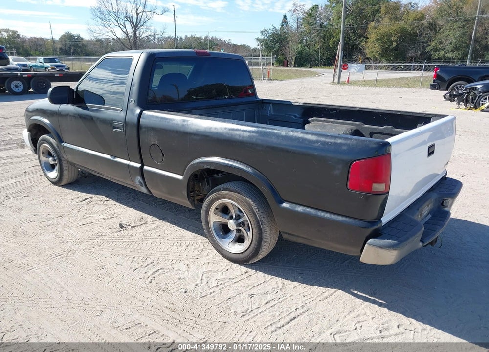 2002 CHEVROLET S-10 LS VIN: 1GCCS145128164736