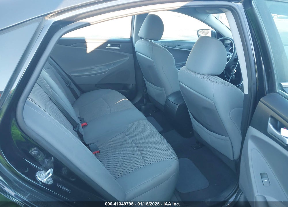 2014 HYUNDAI SONATA GLS VIN: 5NPEB4AC4EH869193