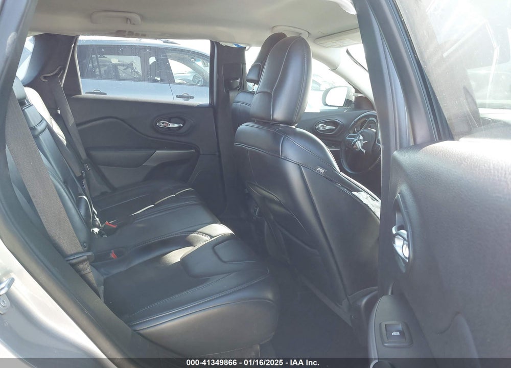 2019 JEEP CHEROKEE LATITUDE PLUS FWD VIN: 1C4PJLLB1KD226232