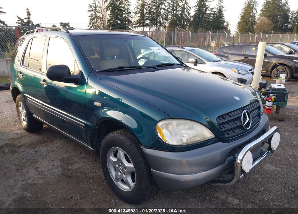 1998 MERCEDES-BENZ ML 320 CLASSIC VIN: 4JGAB54EXWA040103