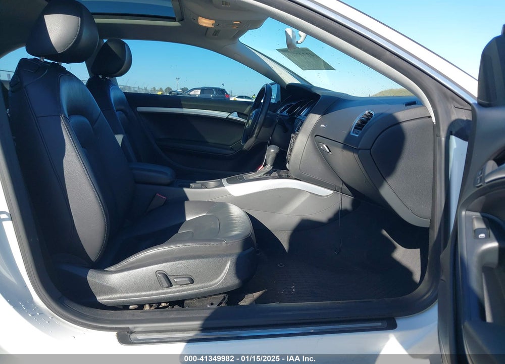 2011 AUDI A5 2.0T PREMIUM VIN: WAUCFAFR4BA075303
