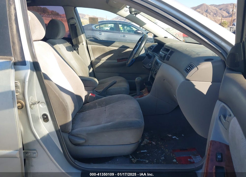 2005 TOYOTA COROLLA LE VIN: 1NXBR32E45Z504281