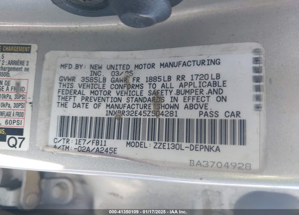2005 TOYOTA COROLLA LE VIN: 1NXBR32E45Z504281