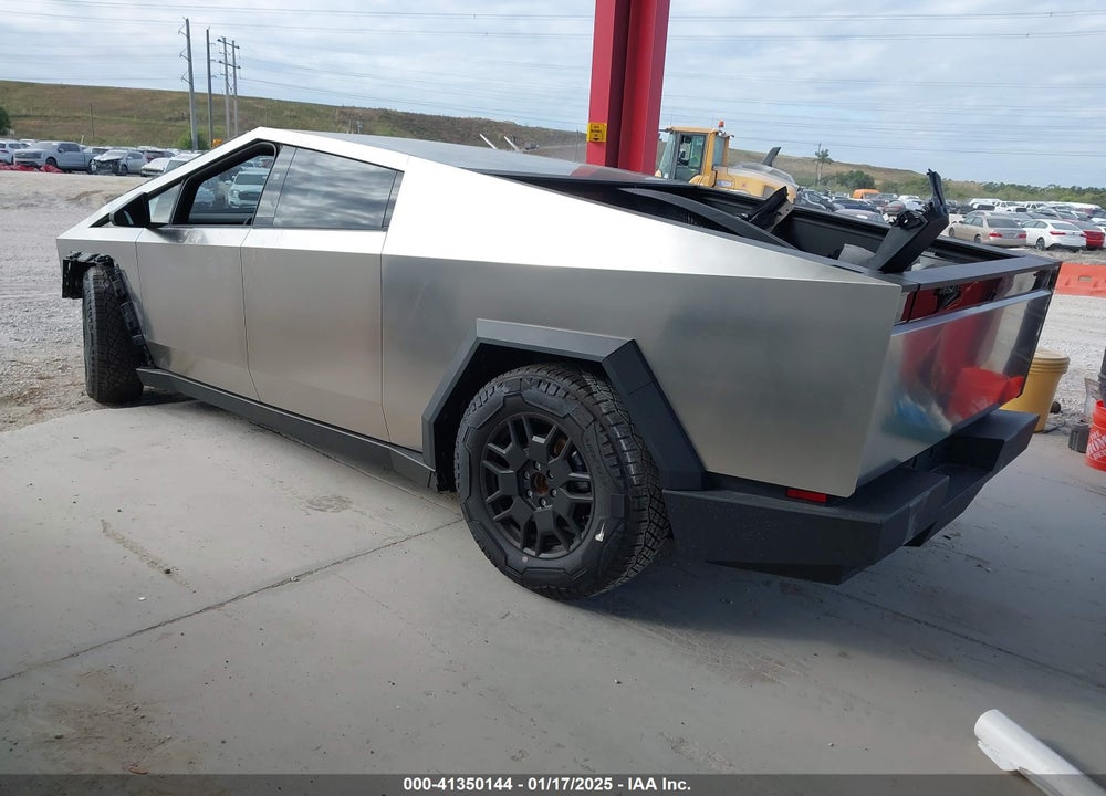 2024 TESLA CYBERTRUCK VIN: 7G2CEHEE7RA029182