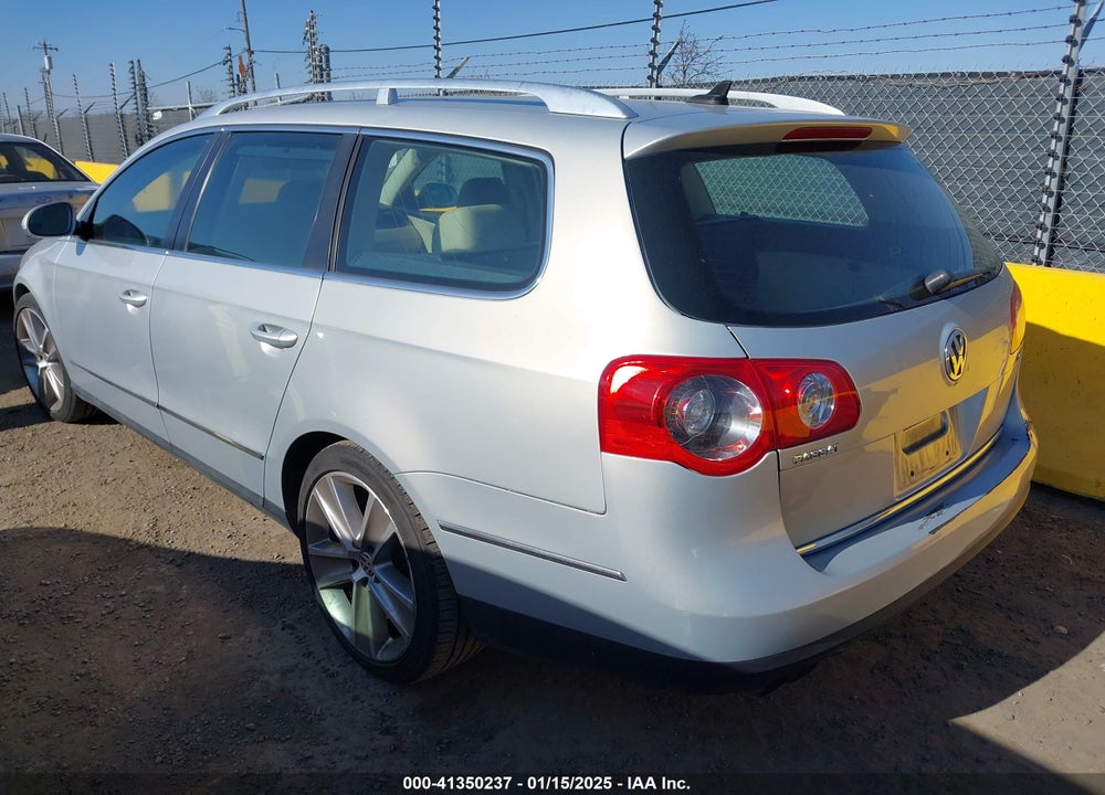 2010 VOLKSWAGEN PASSAT VIN: WVWXL7AN4AE062188