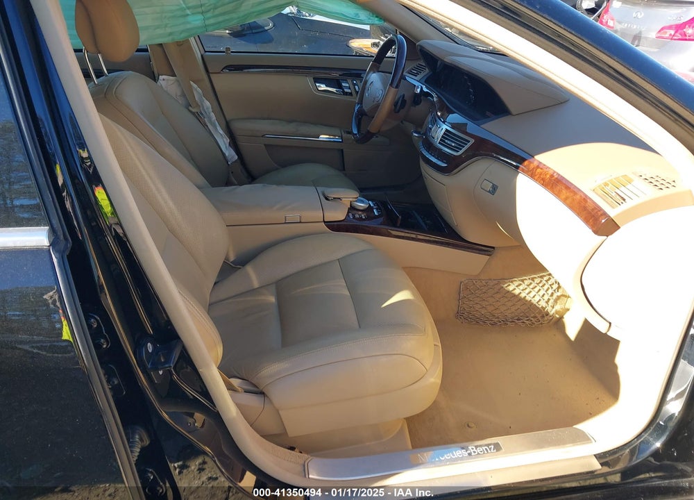 2013 MERCEDES-BENZ S VIN: WDDNG7DB6DA516004