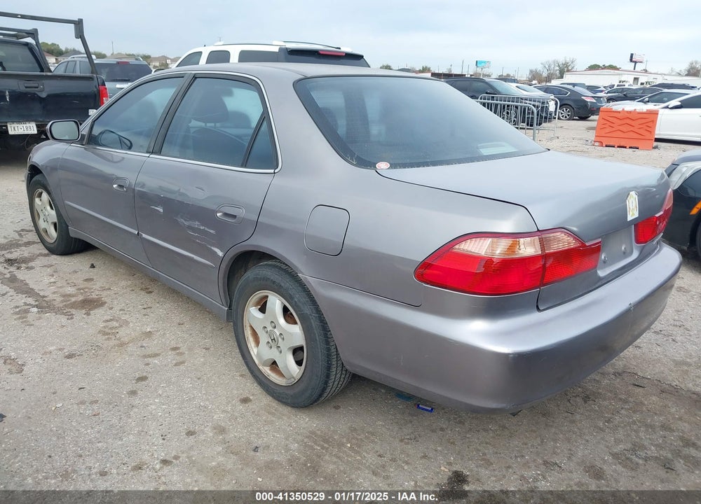 2000 HONDA ACCORD 3.0 EX VIN: 1HGCG1658YA076476
