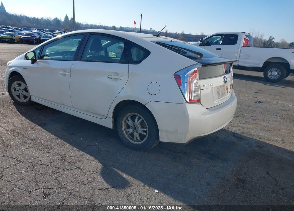 2011 TOYOTA PRIUS TWO VIN: JTDKN3DU4B0327738
