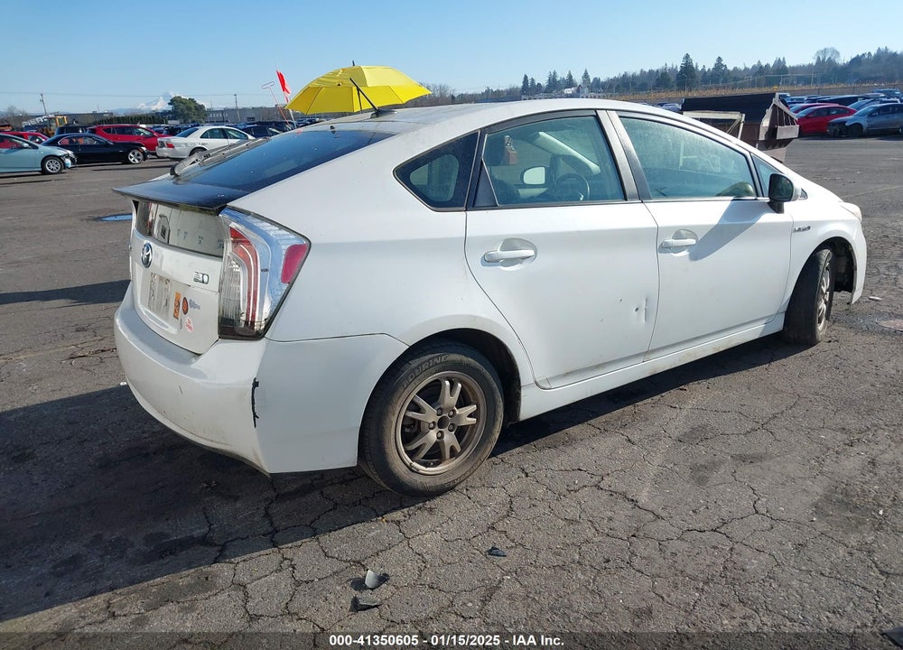 2011 TOYOTA PRIUS TWO VIN: JTDKN3DU4B0327738