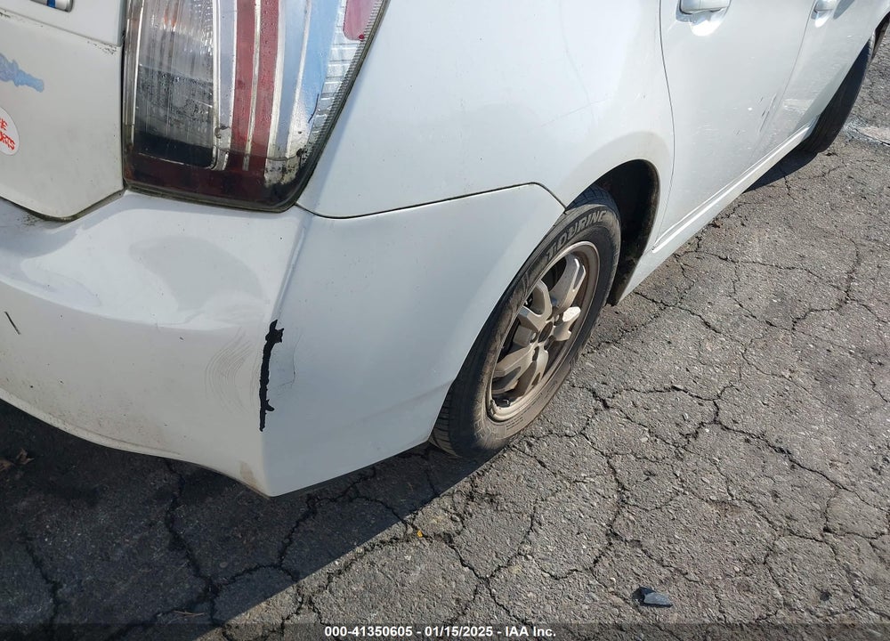 2011 TOYOTA PRIUS TWO VIN: JTDKN3DU4B0327738