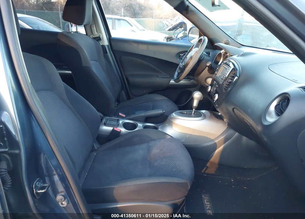 2011 NISSAN JUKE SV VIN: JN8AF5MV8BT005829